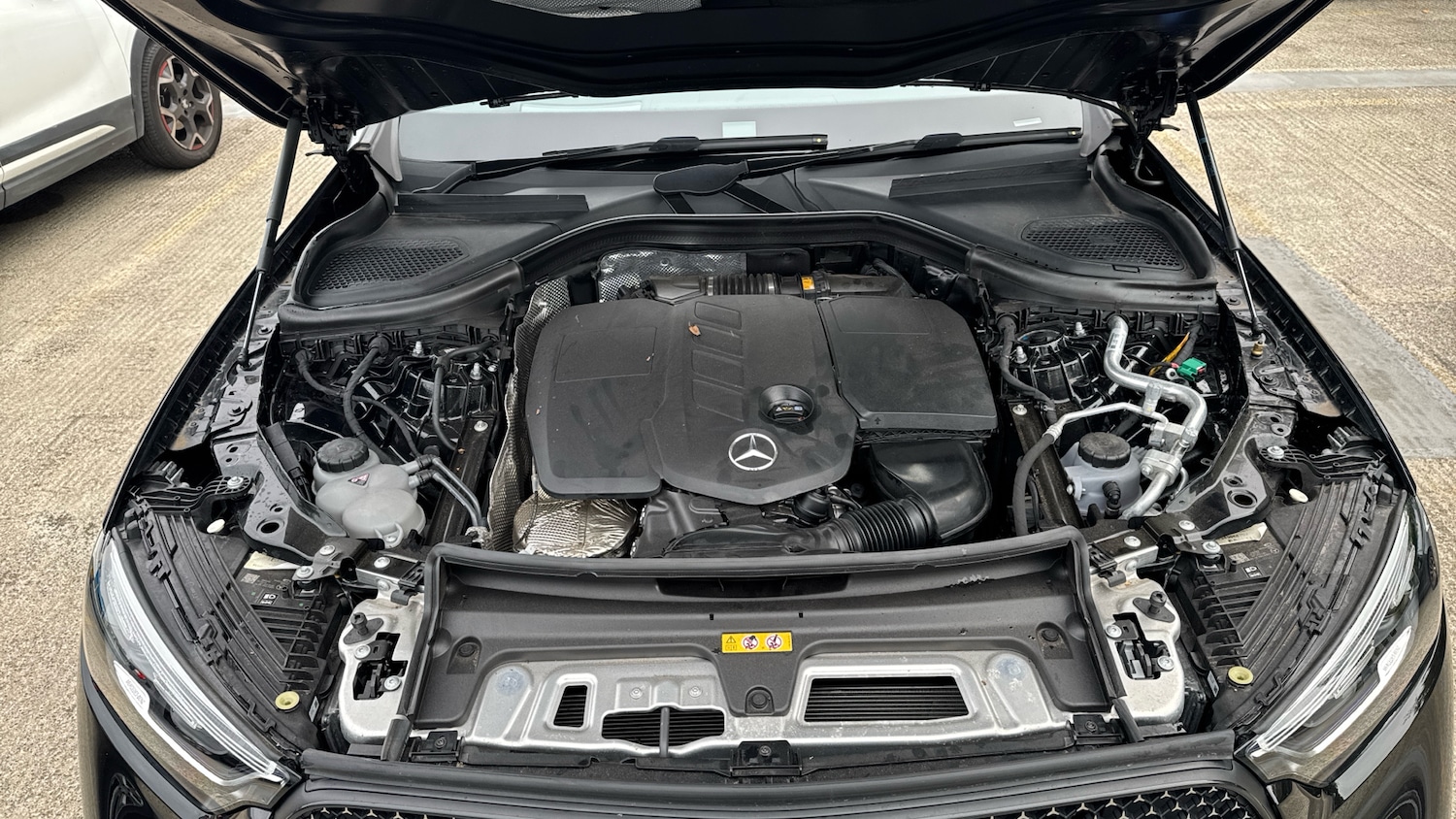 Used Mercedes-Benz GLC 2023 for sale - 76243529: Photo 8