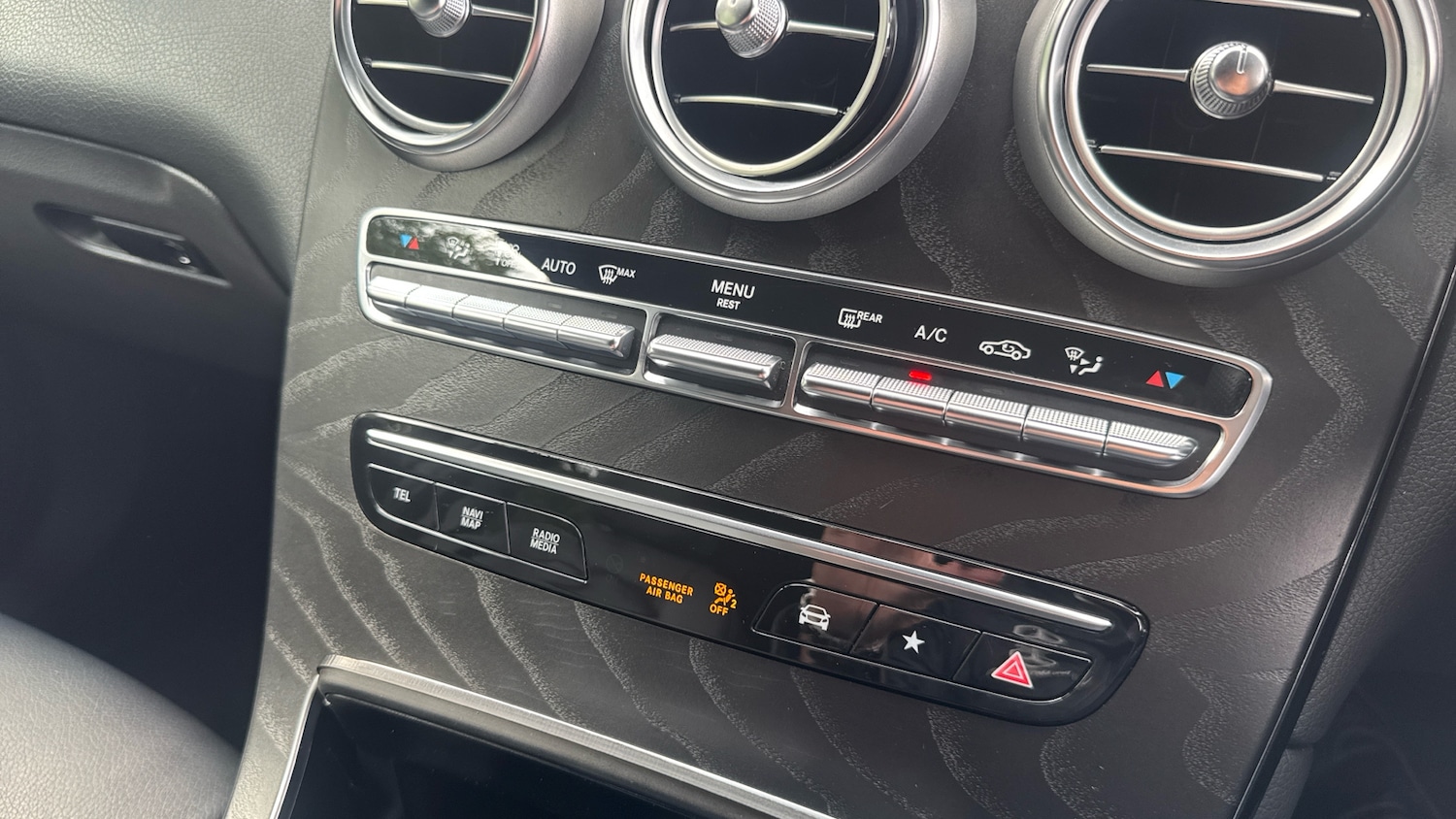Used Mercedes-Benz GLC 2022 for sale - 76243093: Photo 32