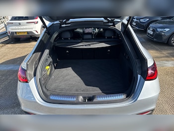 Used Mercedes-Benz GLC 2025 for sale - 77687942: Photo