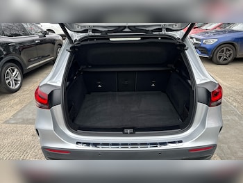 Used Mercedes-Benz GLA 2023 for sale - 77965602: Photo