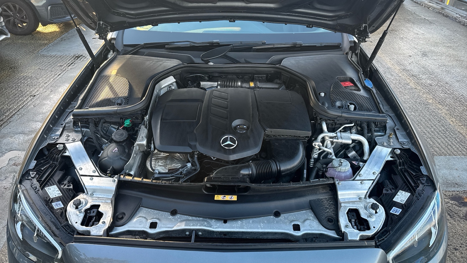 Used Mercedes-Benz E Class 2023 for sale - 76738677: Photo 8