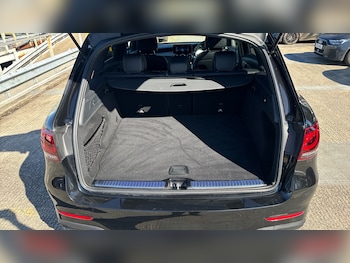 Used Mercedes-Benz GLC 2022 for sale - 77918425: Photo