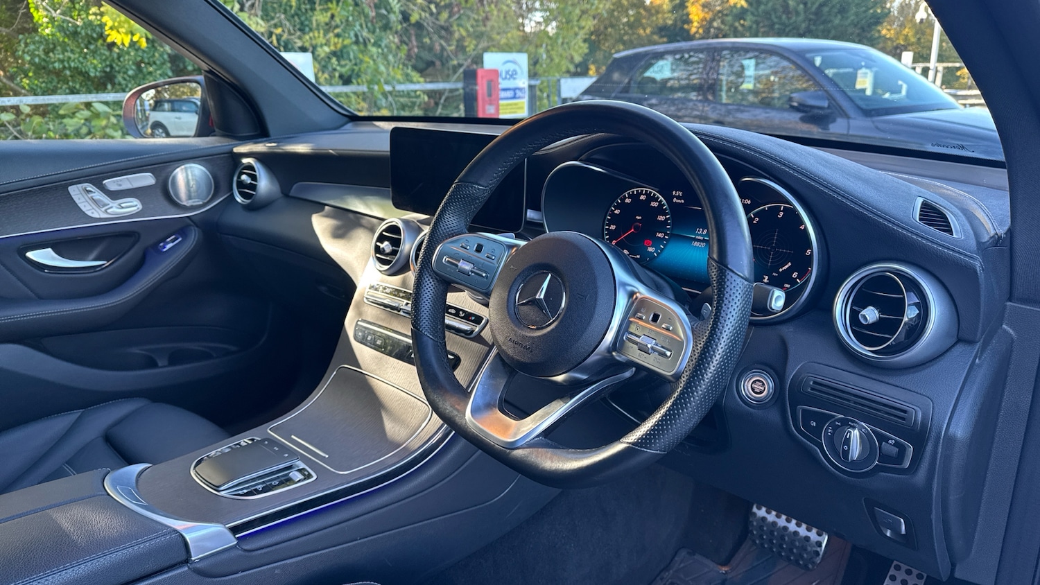 Used Mercedes-Benz GLC 2022 for sale - 76588525: Photo 11