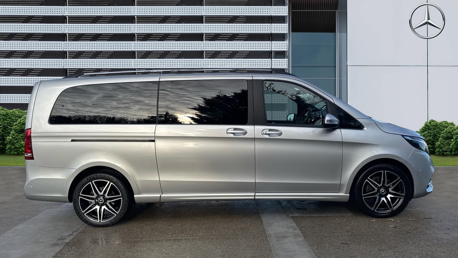 Used Mercedes-Benz V-Class 2024 for sale - 76796792: Photo 5