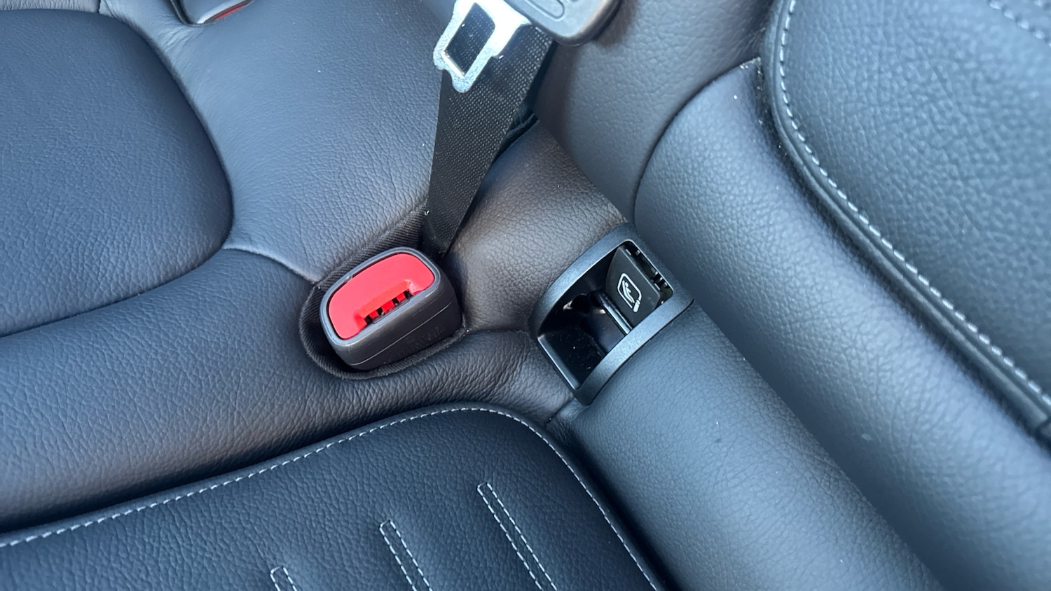 Used Mercedes-Benz GLC 2024 for sale - 76494402: Photo 17