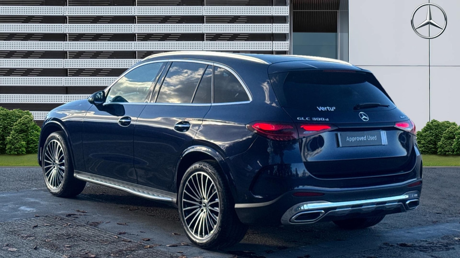 Used Mercedes-Benz GLC 2024 for sale - 76494402: Photo 2