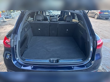 Used Mercedes-Benz GLC 2024 for sale - 76494402: Photo