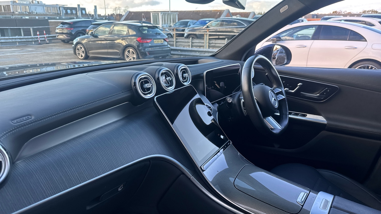 Used Mercedes-Benz GLC 2024 for sale - 76494402: Photo 9