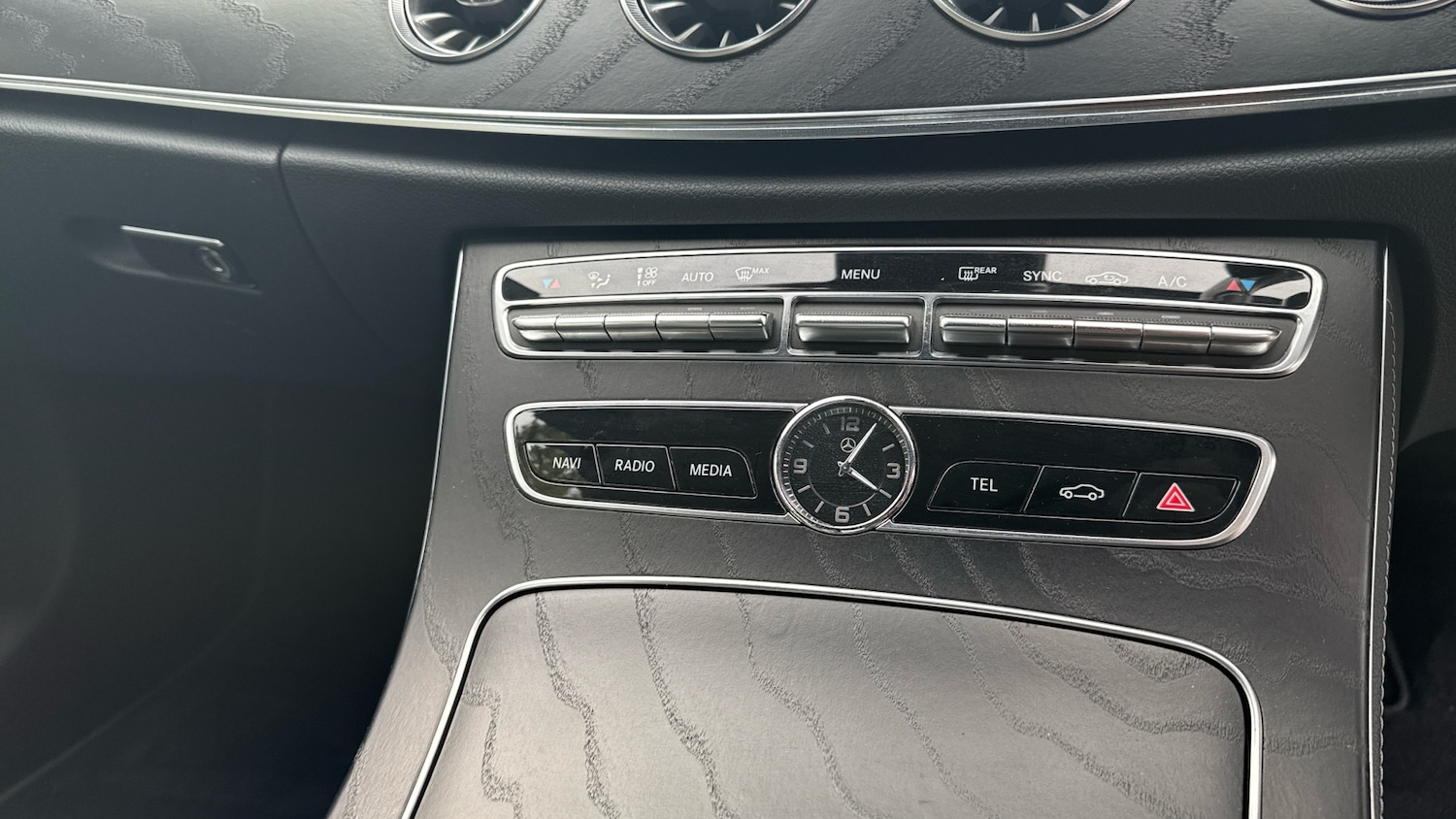Used Mercedes-Benz E-Class 2020 for sale - 76038161: Photo 31