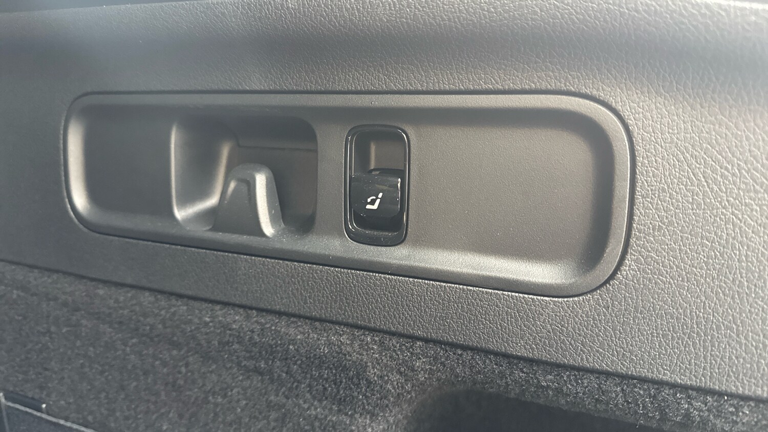 Used Mercedes-Benz GLC 2024 for sale - 76393933: Photo 30