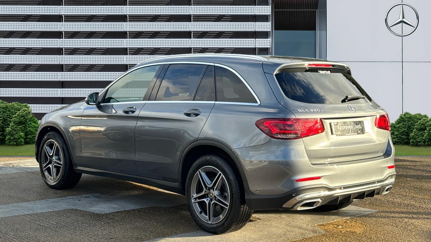 Used Mercedes-Benz GLC 2022 for sale - 76681596: Photo 2
