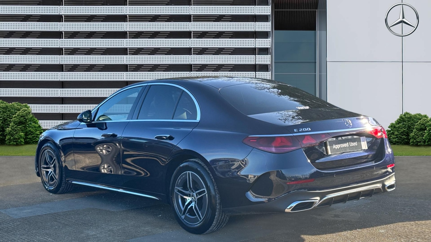 Used Mercedes-Benz E Class 2024 for sale - 76614690: Photo 2