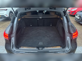 Used Mercedes-Benz EQC 2022 for sale - 76922359: Photo