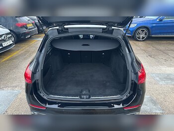 Used Mercedes-Benz C Class 2024 for sale - 77337512: Photo