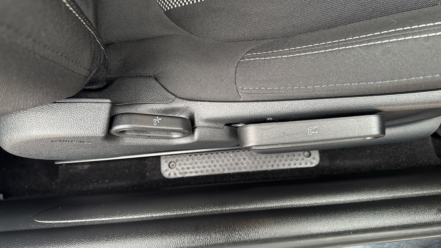 Used MINI Convertible 2024 for sale - 77262222: Photo 40