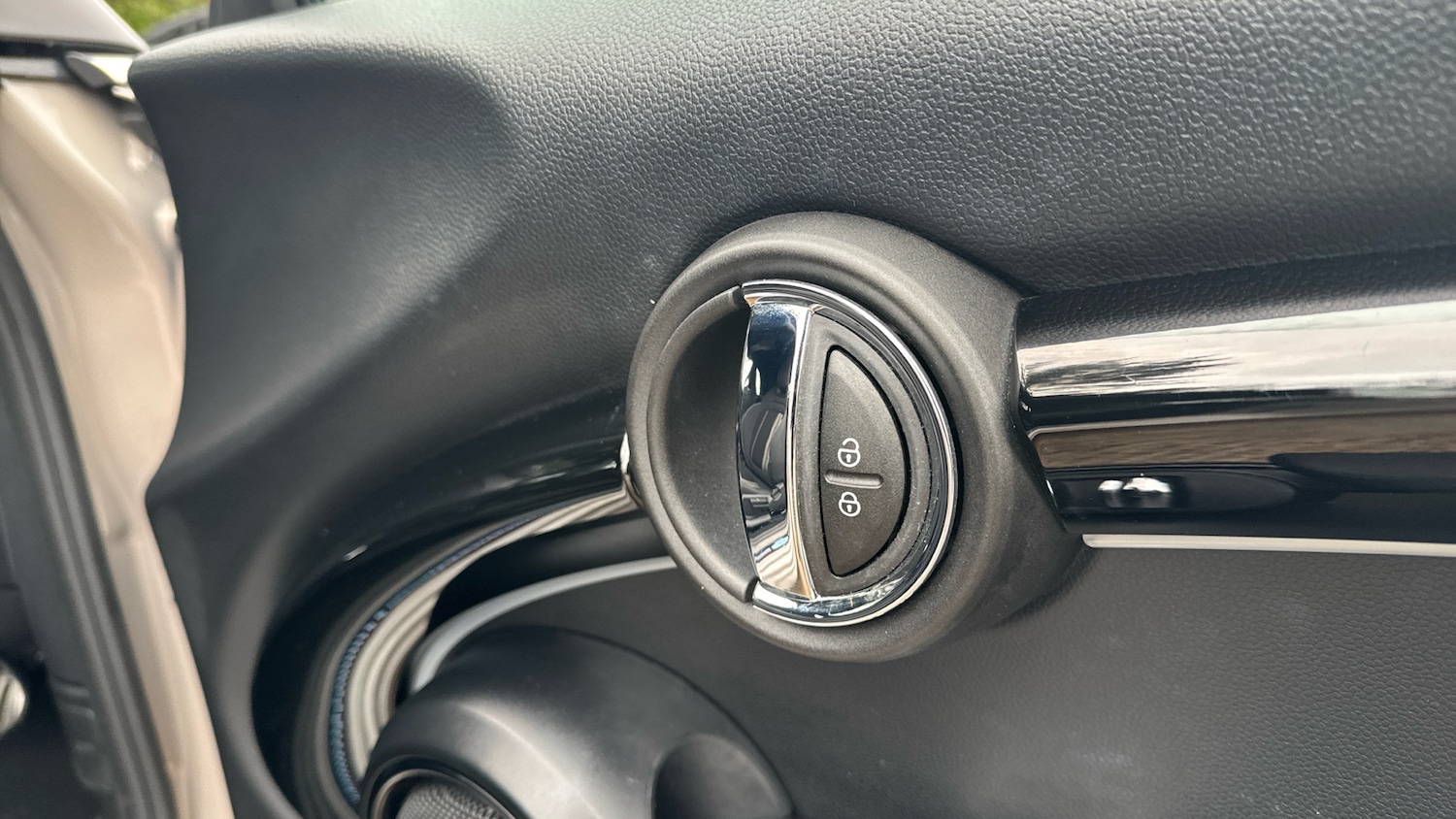 Used MINI Convertible 2024 for sale - 77262222: Photo 45