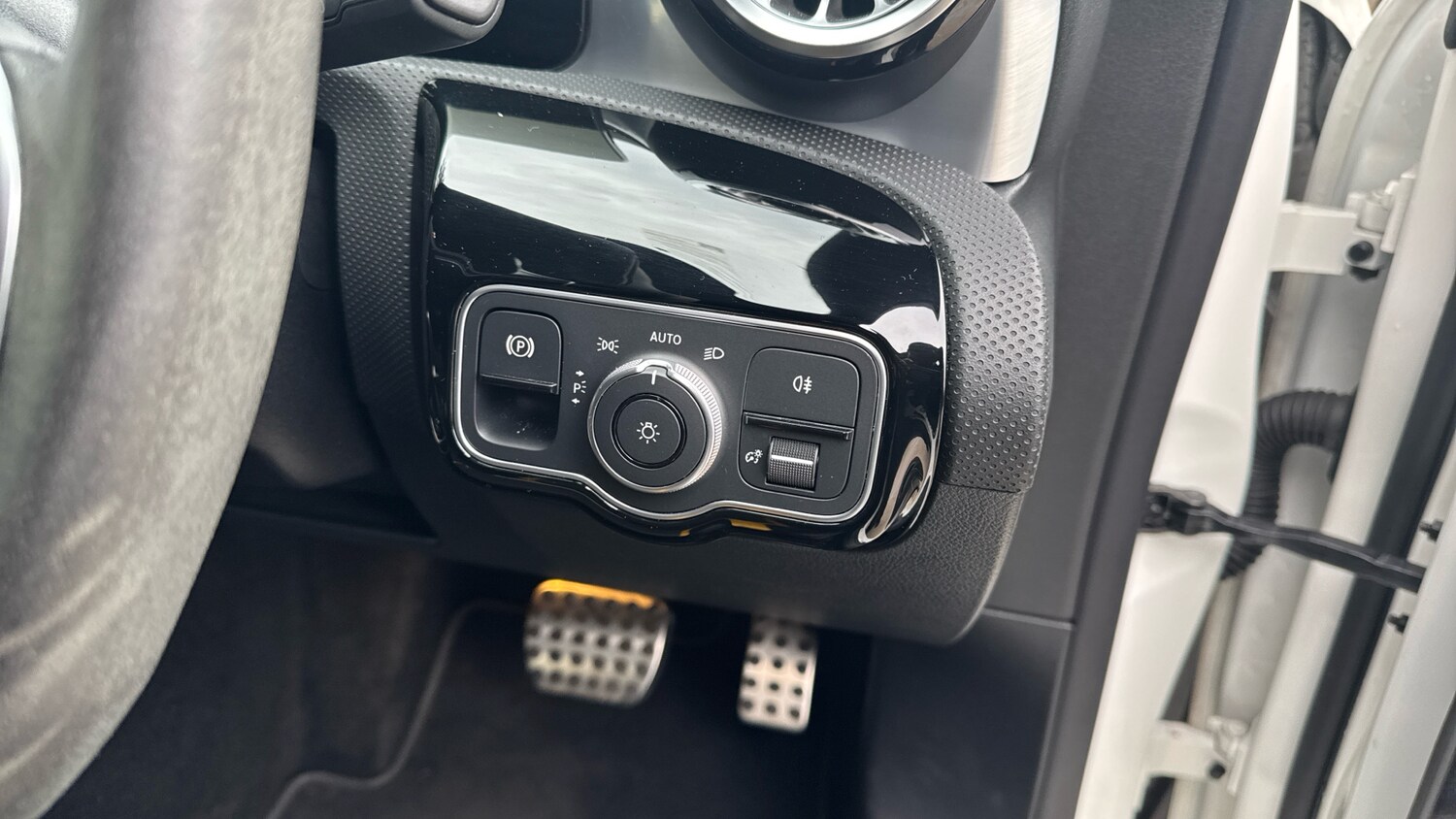 Used Mercedes-Benz CLA 2023 for sale - 76117369: Photo 32