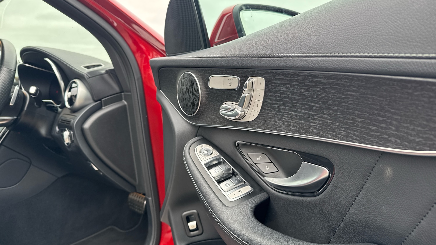 Used Mercedes-Benz GLC 2022 for sale - 77953853: Photo 25