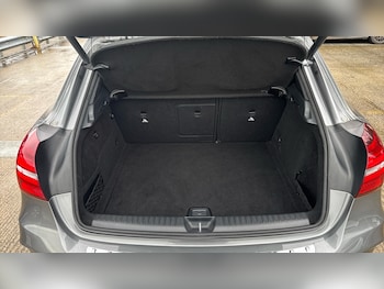 Used Mercedes-Benz GLA 2018 for sale - 76836917: Photo