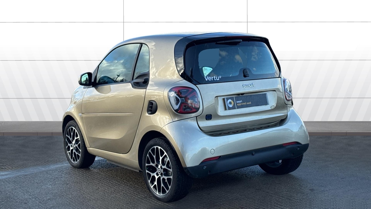 Used smart fortwo 2020 for sale - 76508064: Photo 2