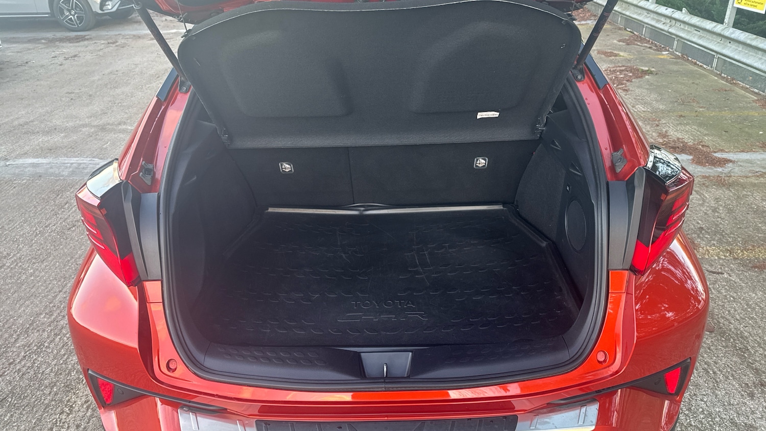 Used Toyota C-HR 2020 for sale - 77005805: Photo 4