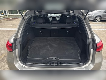 Used Mercedes-Benz GLC 2023 for sale - 76960647: Photo