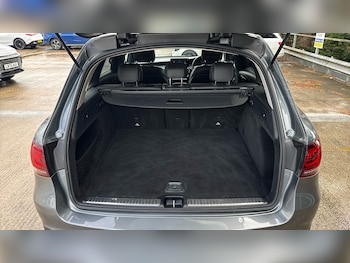 Used Mercedes-Benz GLC 2019 for sale - 78776771: Photo