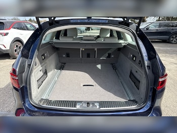 Used Jaguar XF 2019 for sale - 78042589: Photo