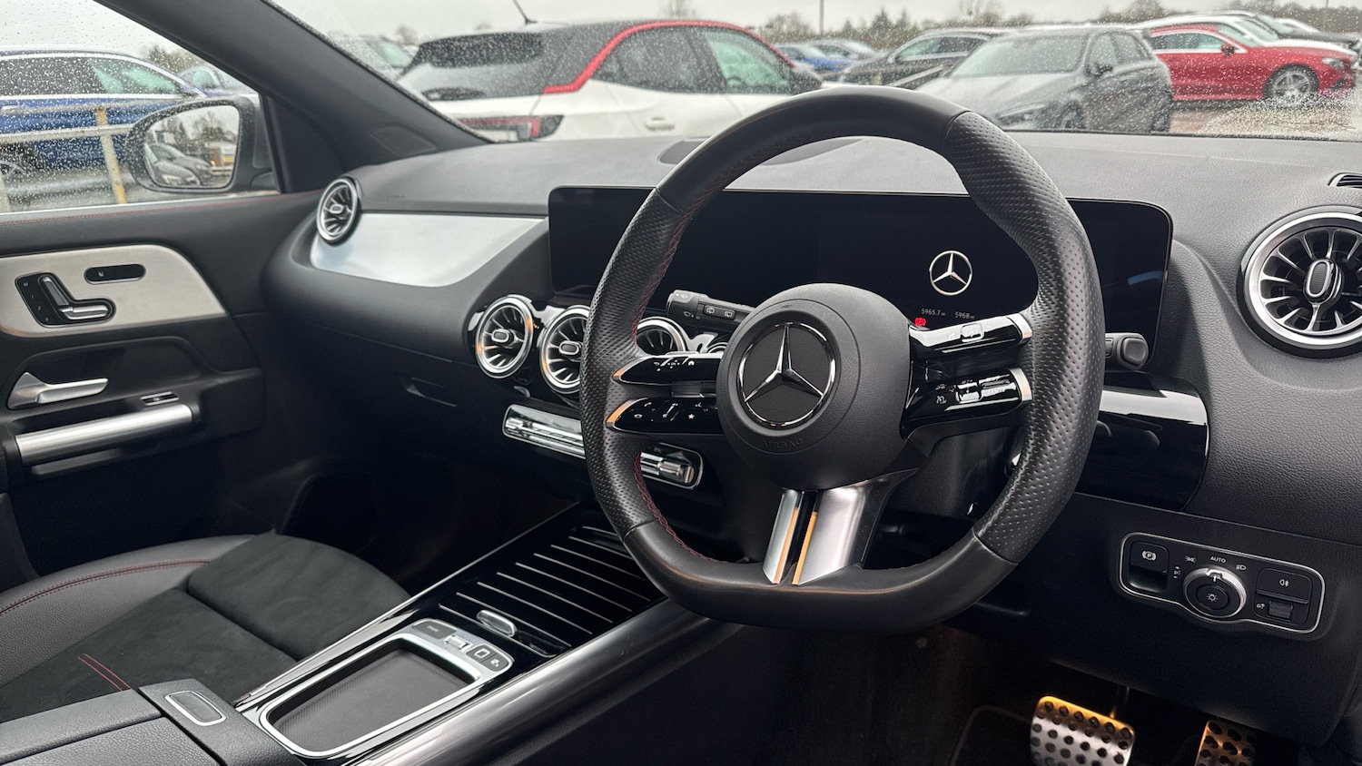 Used Mercedes-Benz GLA 2024 for sale - 76922361: Photo 11