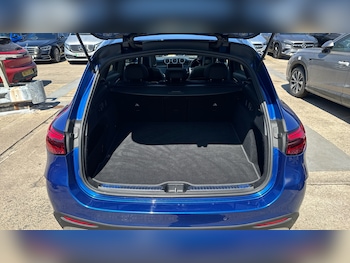 Used Mercedes-Benz GLC 2023 for sale - 79407954: Photo