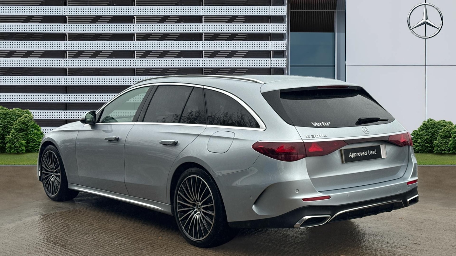 Used Mercedes-Benz E Class 2024 for sale - 76682286: Photo 2