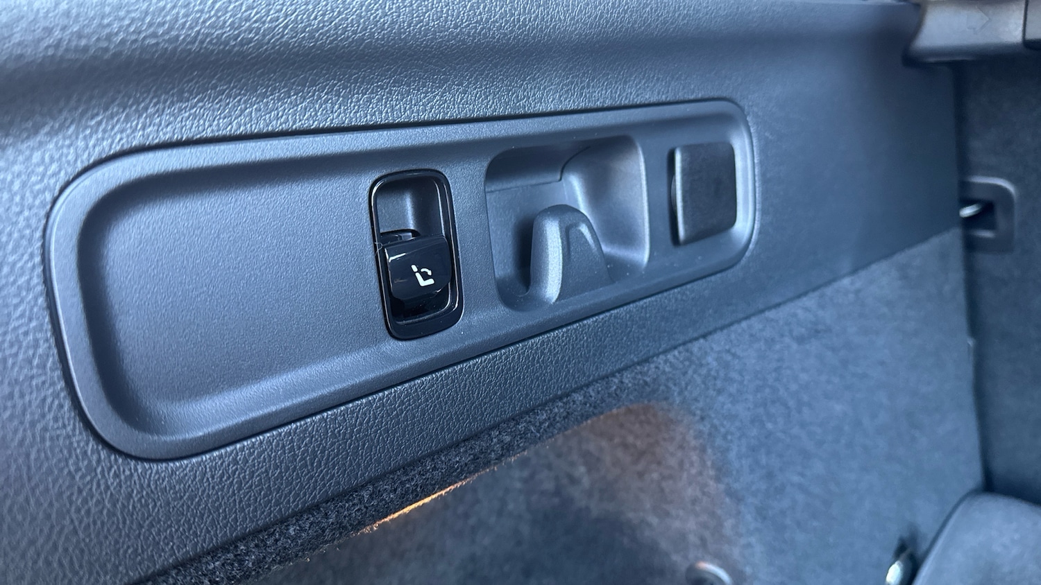 Used Mercedes-Benz GLC 2024 for sale - 76340506: Photo 30