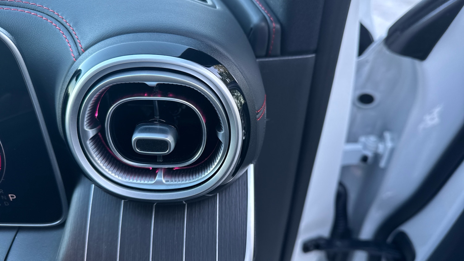 Used Mercedes-Benz GLC 2024 for sale - 77033376: Photo 39