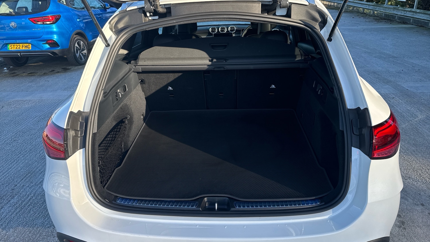 Used Mercedes-Benz GLC 2024 for sale - 77033376: Photo 4