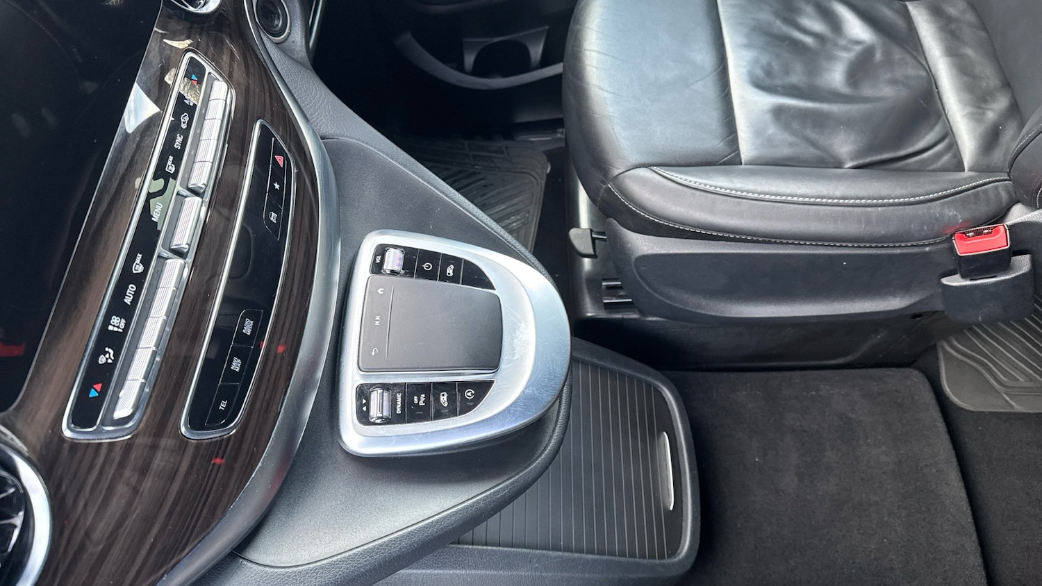 Used Mercedes-Benz V-Class 2022 for sale - 76969674: Photo 13