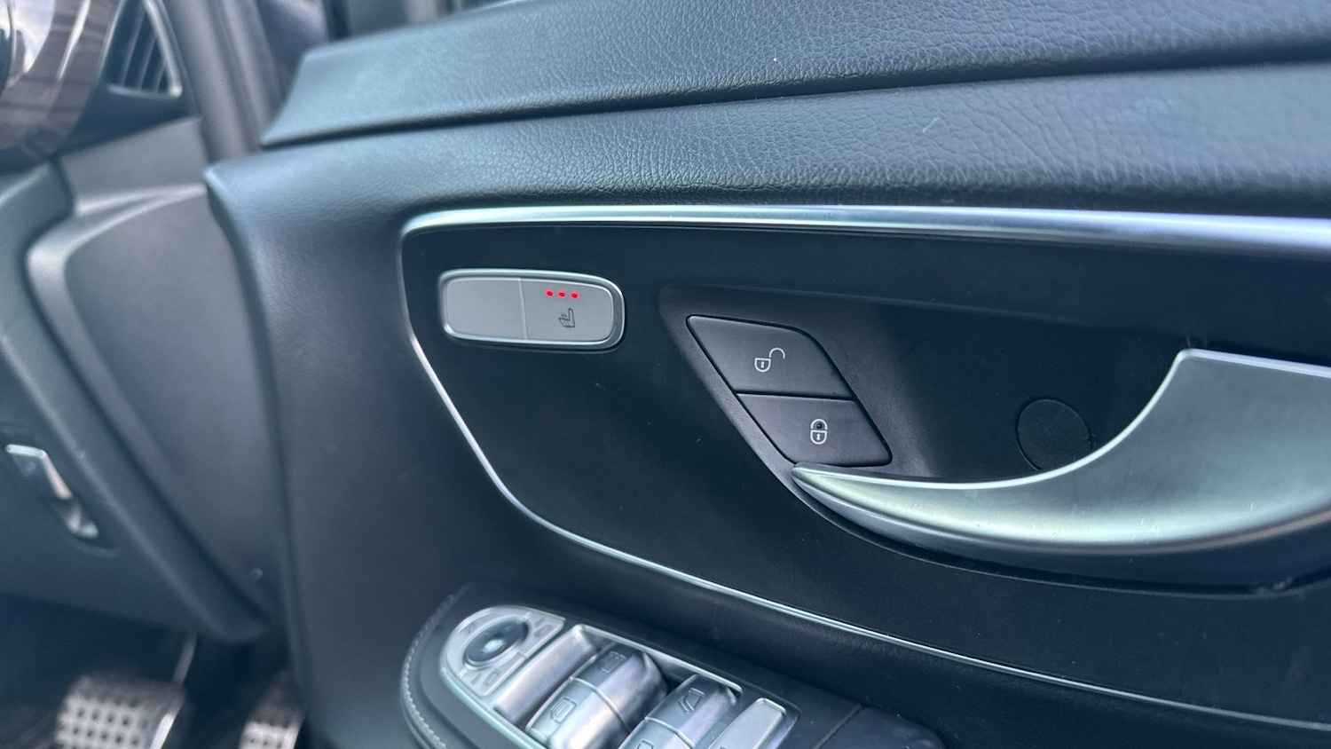 Used Mercedes-Benz V-Class 2022 for sale - 76969674: Photo 26