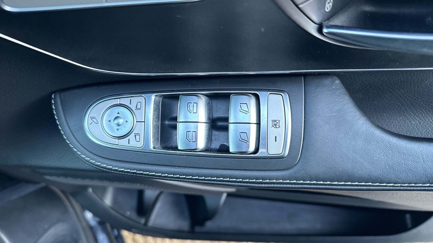 Used Mercedes-Benz V-Class 2022 for sale - 76969674: Photo 27