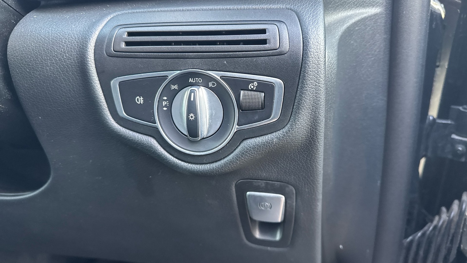 Used Mercedes-Benz V-Class 2022 for sale - 76969674: Photo 28