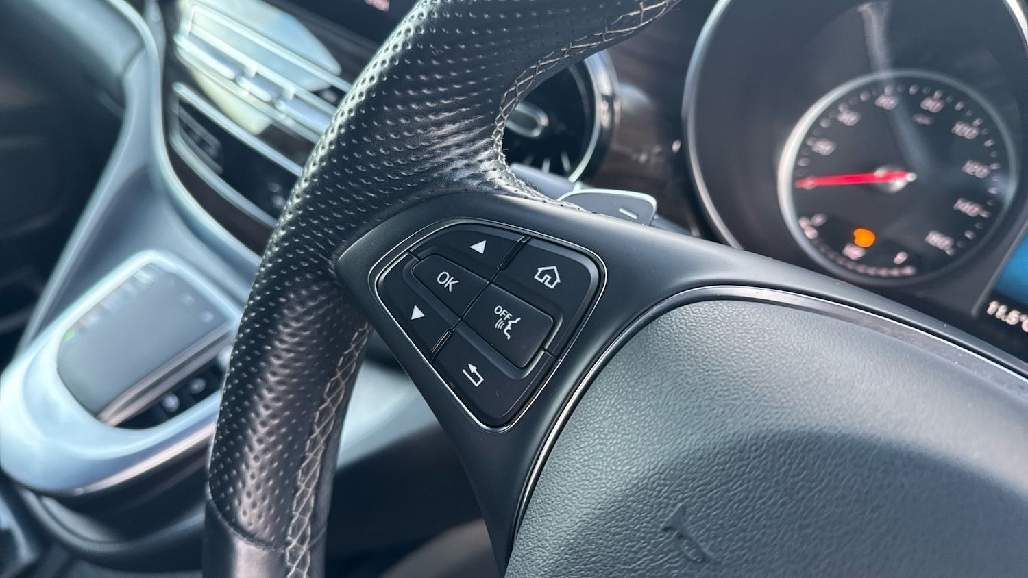 Used Mercedes-Benz V-Class 2022 for sale - 76969674: Photo 30