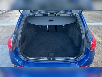 Used Mercedes-Benz C Class 2024 for sale - 76653115: Photo