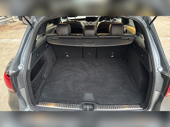 Used Mercedes-Benz GLC 2022 for sale - 76421793: Photo