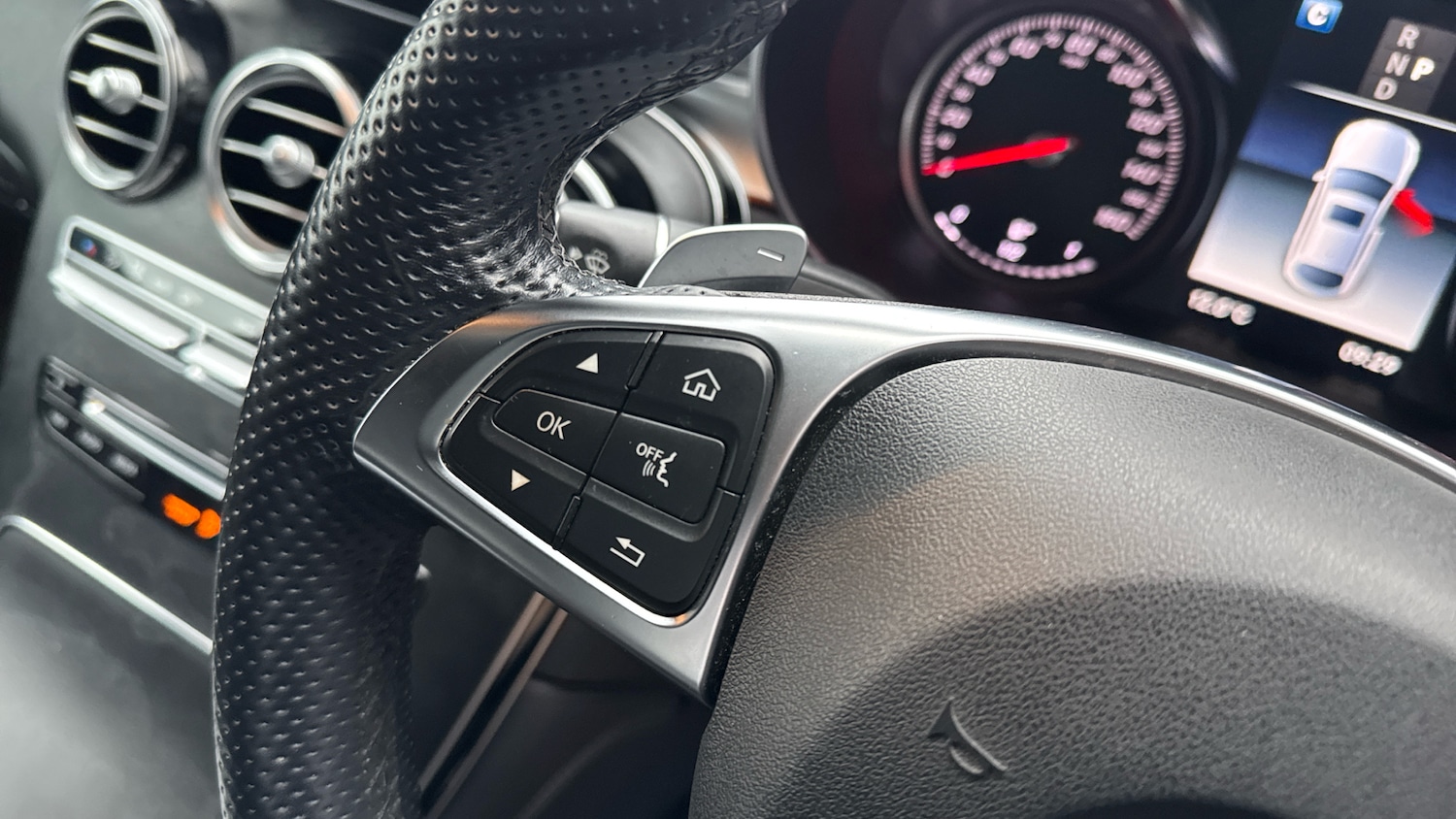 Used Mercedes-Benz GLC 2018 for sale - 77652949: Photo 37