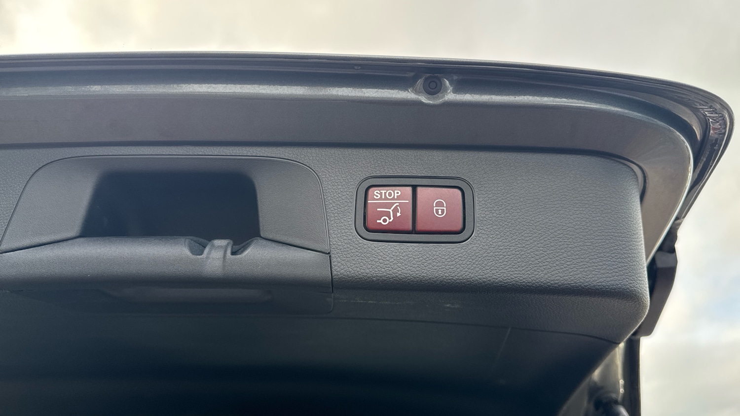 Used Mercedes-Benz GLC 2022 for sale - 76542768: Photo 33