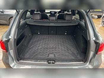 Used Mercedes-Benz GLC 2022 for sale - 76542768: Photo