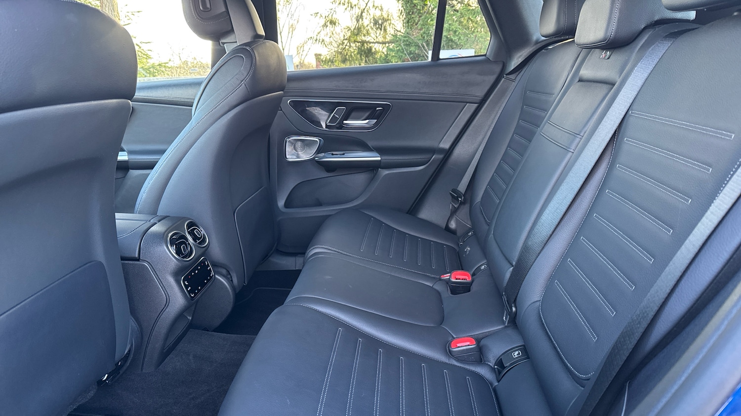 Used Mercedes-Benz GLC 2023 for sale - 76782547: Photo 16