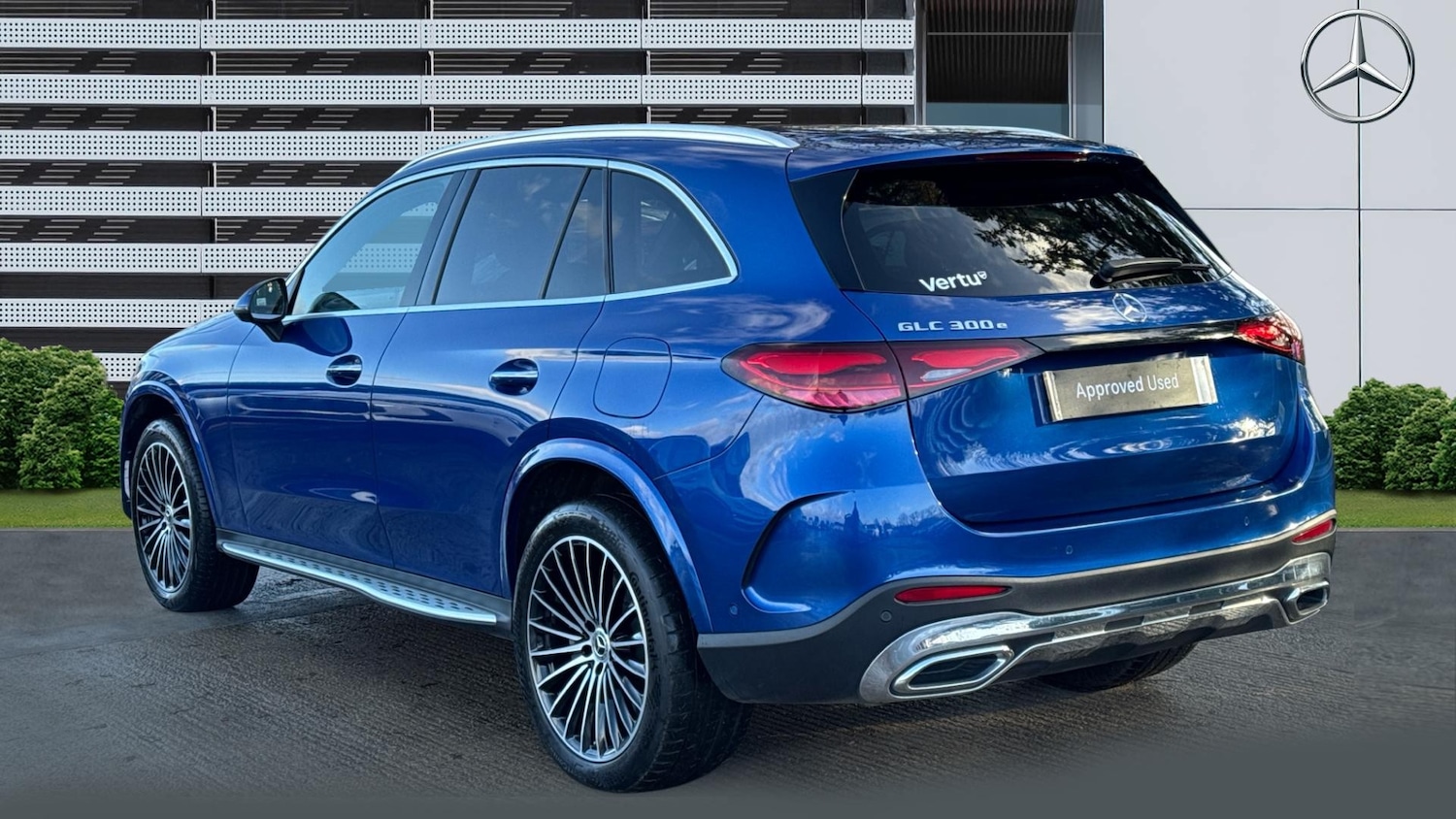 Used Mercedes-Benz GLC 2023 for sale - 76782547: Photo 2