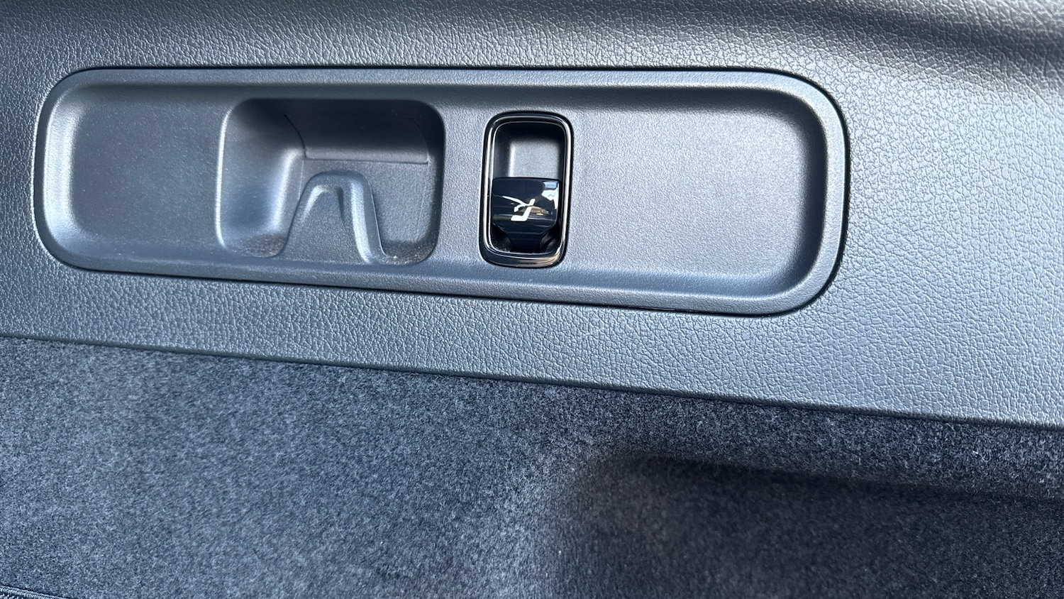 Used Mercedes-Benz GLC 2023 for sale - 76782547: Photo 30