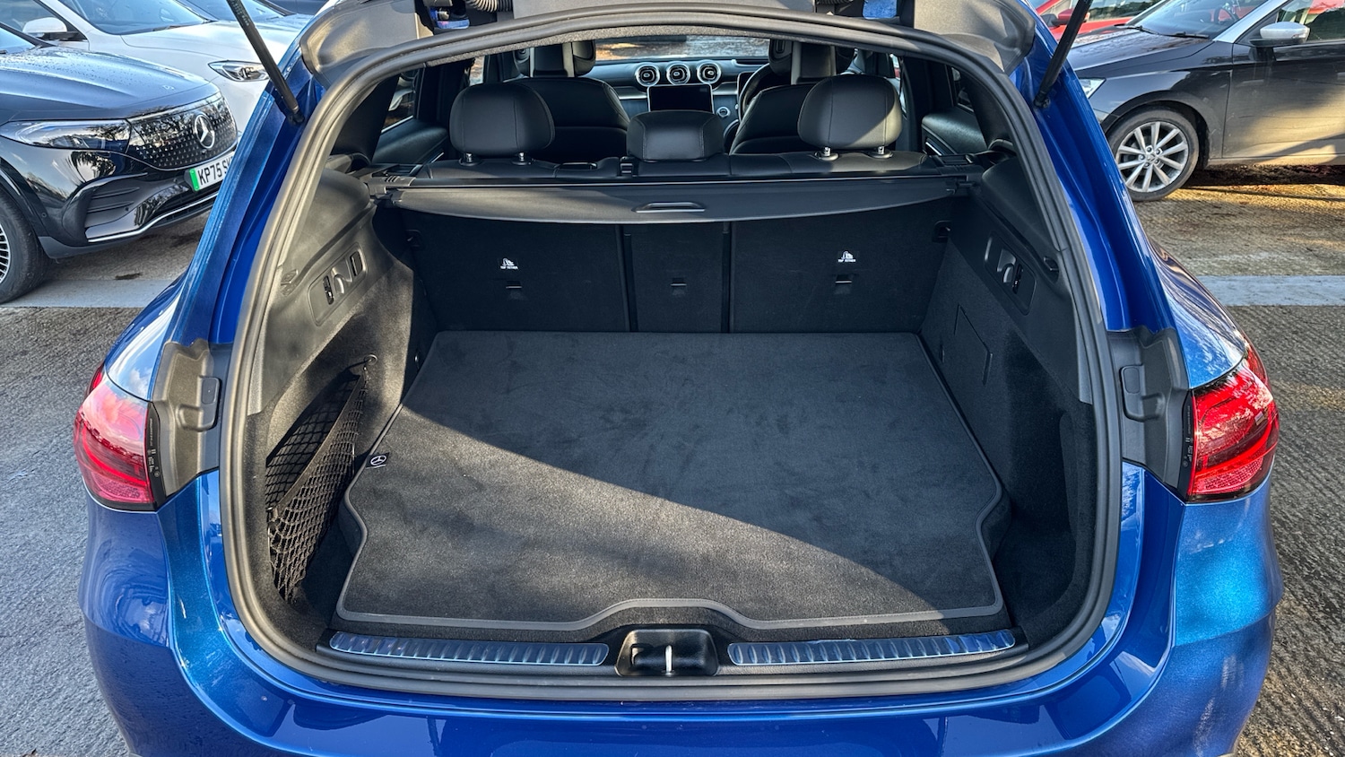 Used Mercedes-Benz GLC 2023 for sale - 76782547: Photo 4