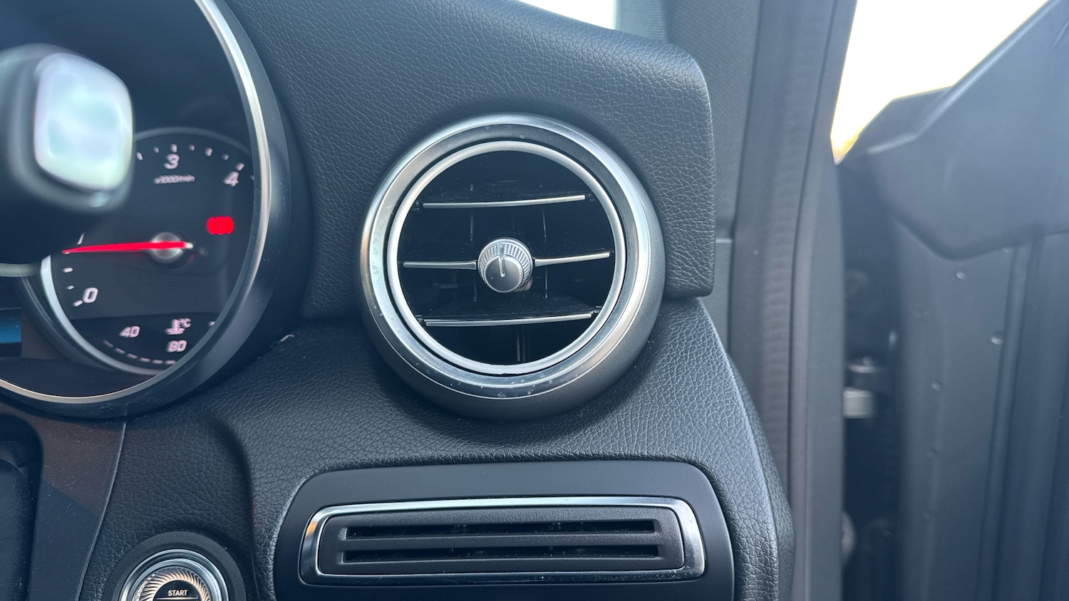 Used Mercedes-Benz C-Class 2019 for sale - 76161780: Photo 30
