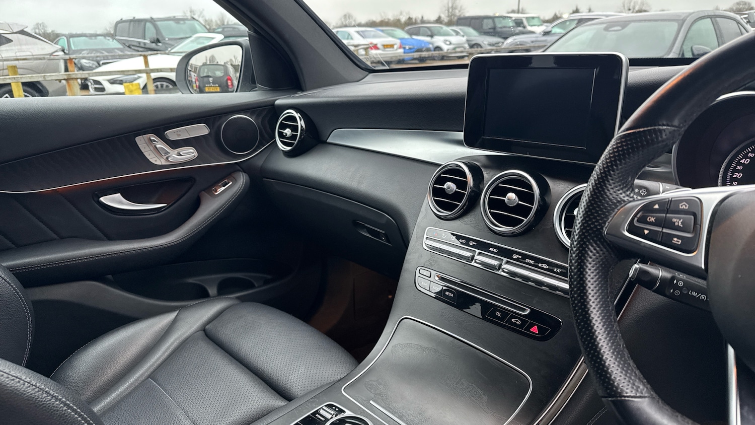 Used Mercedes-Benz GLC 2018 for sale - 76957387: Photo 14